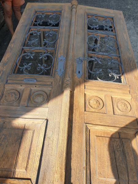 Restauro porta in legno